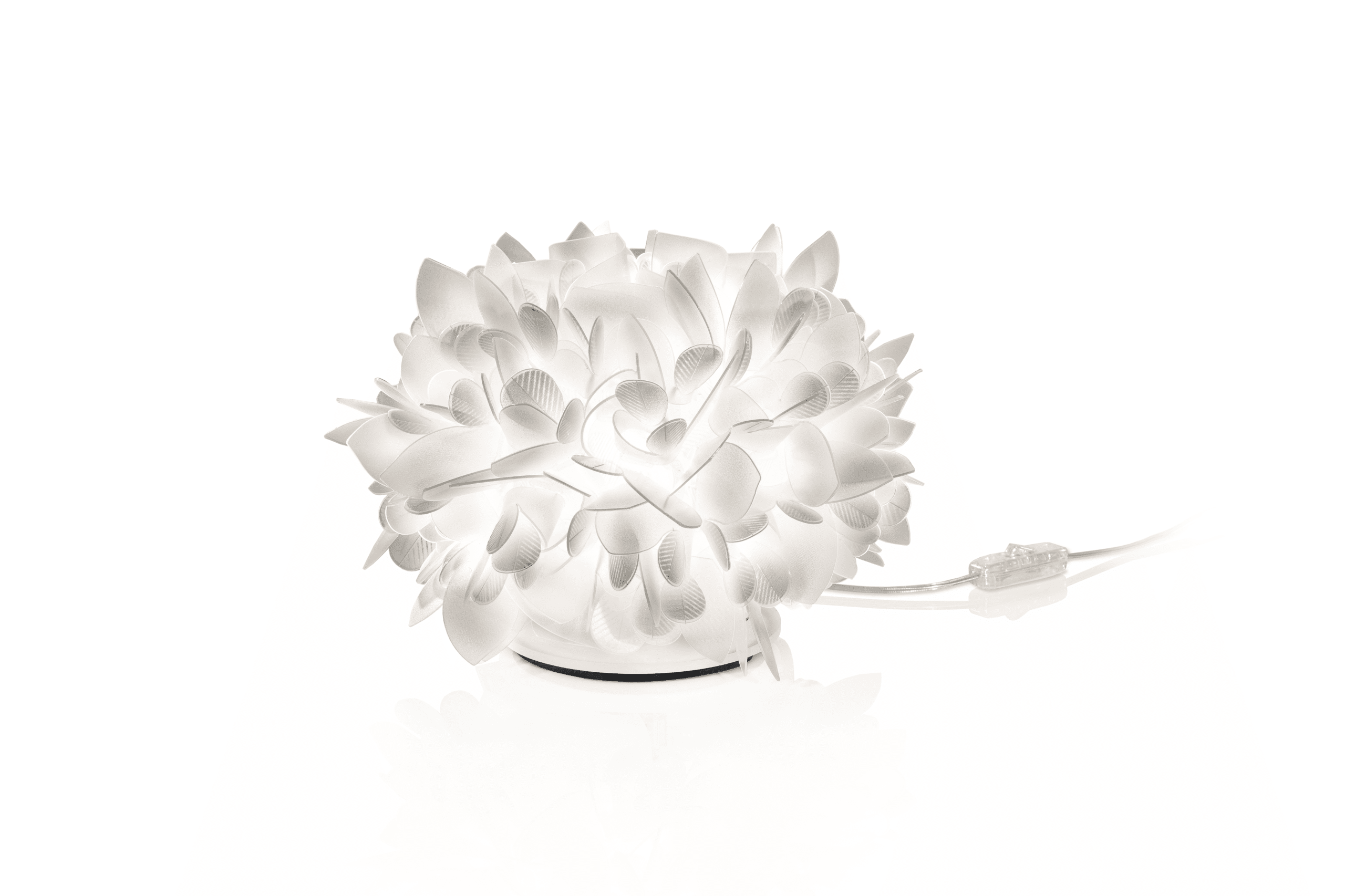 Veli Table Foliage – white background
